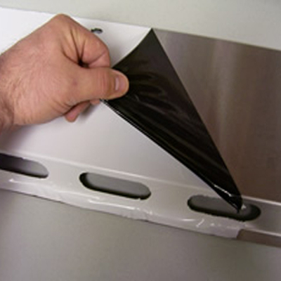 Dobra cena. Produkcja OEM Aluminiowa folia ochronna Czarno-biała Dostosowana aluminiowa folia ochronna na panel w Internecie